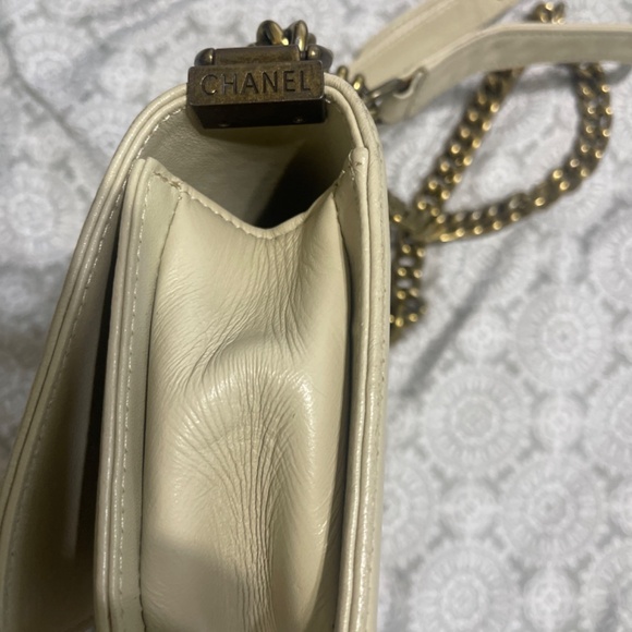 Chanel ivory rock chain small boy bag - Picture 7 of 10